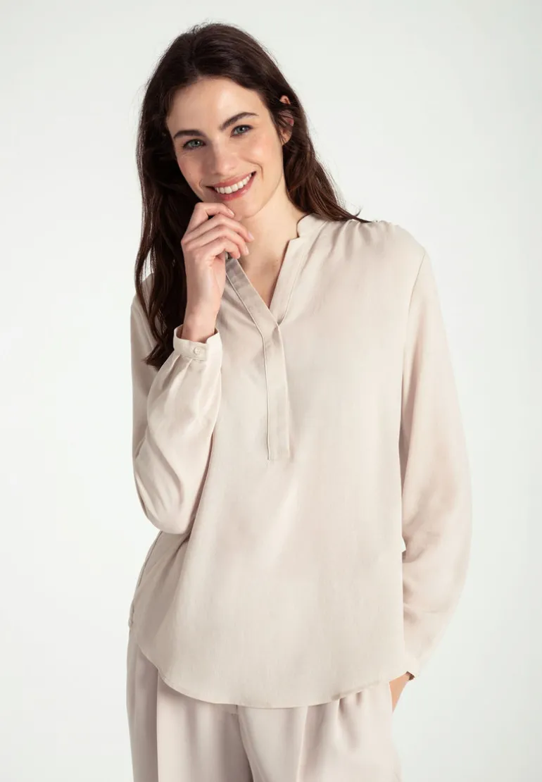 More & More Crepe Blouse Powder